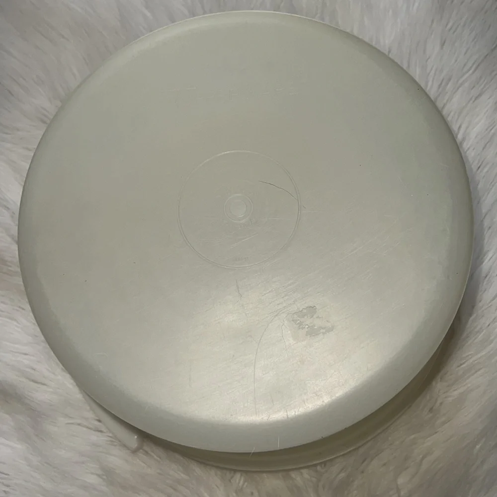 Vintage Tupperware Cake Carrier